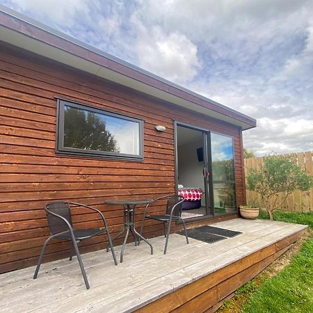 Lake Hawea Cabin With Mountain Views- Outdoor Bath! Exterior photo