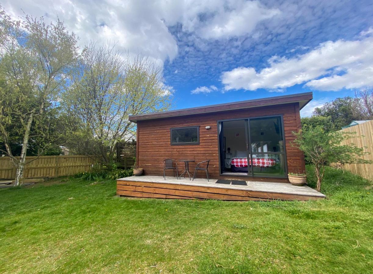 Lake Hawea Cabin With Mountain Views- Outdoor Bath! Exterior photo